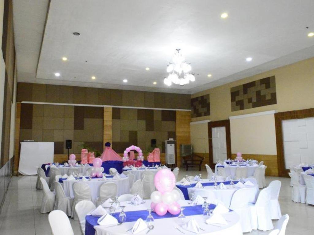 Big Daddy Hotel And Convention Center Butuan City Exteriör bild