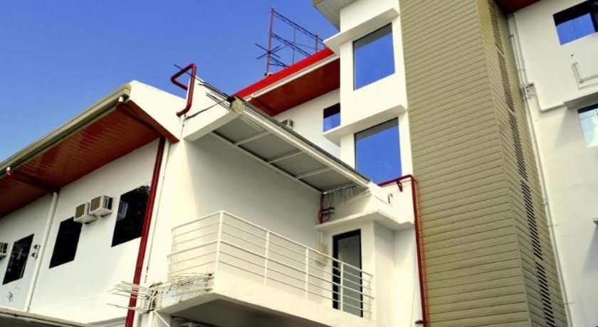 Big Daddy Hotel And Convention Center Butuan City Exteriör bild