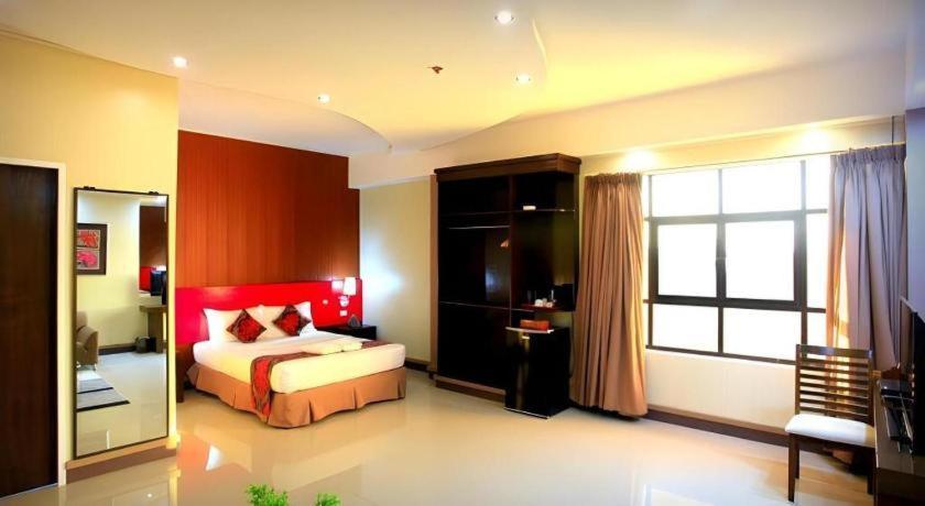 Big Daddy Hotel And Convention Center Butuan City Exteriör bild