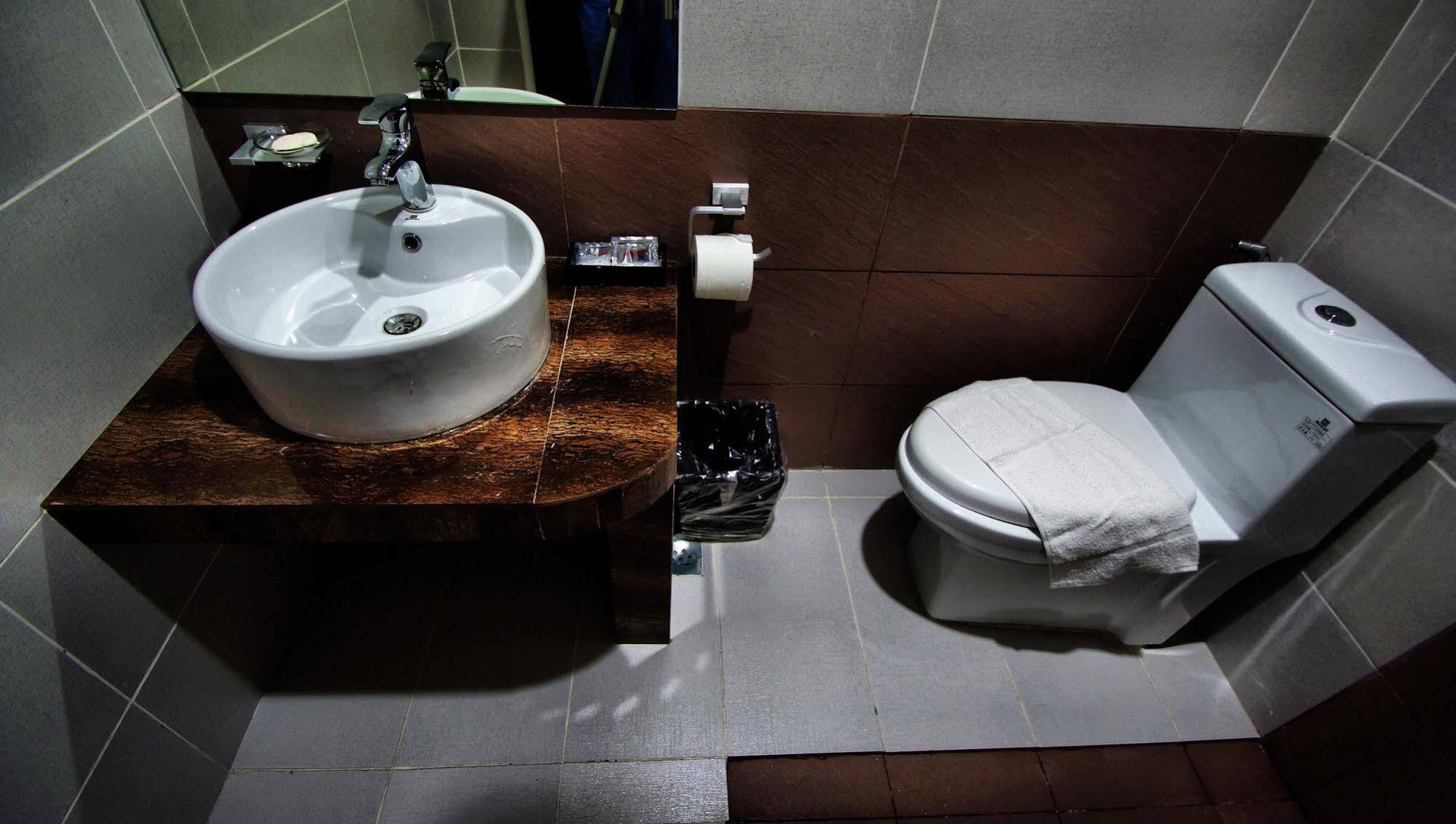 Big Daddy Hotel And Convention Center Butuan City Exteriör bild
