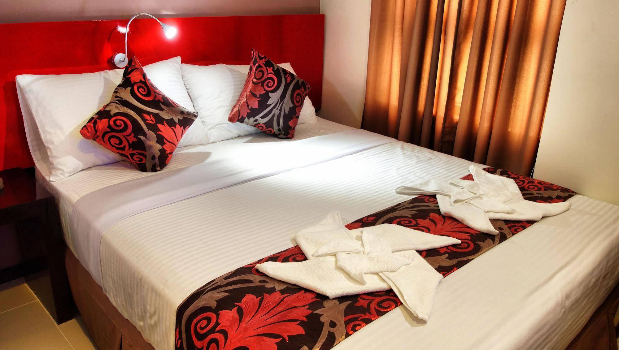 Big Daddy Hotel And Convention Center Butuan City Exteriör bild