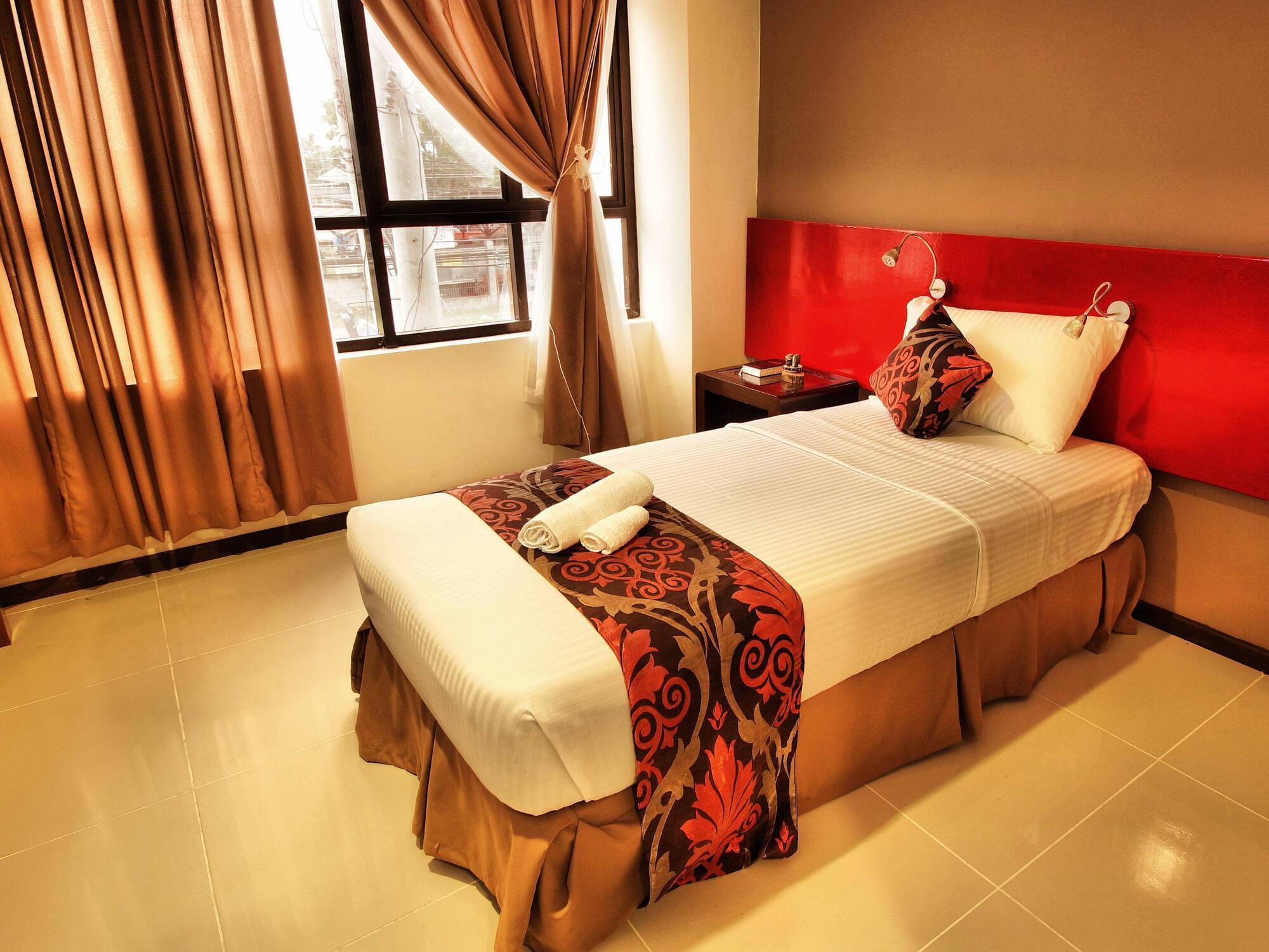 Big Daddy Hotel And Convention Center Butuan City Exteriör bild